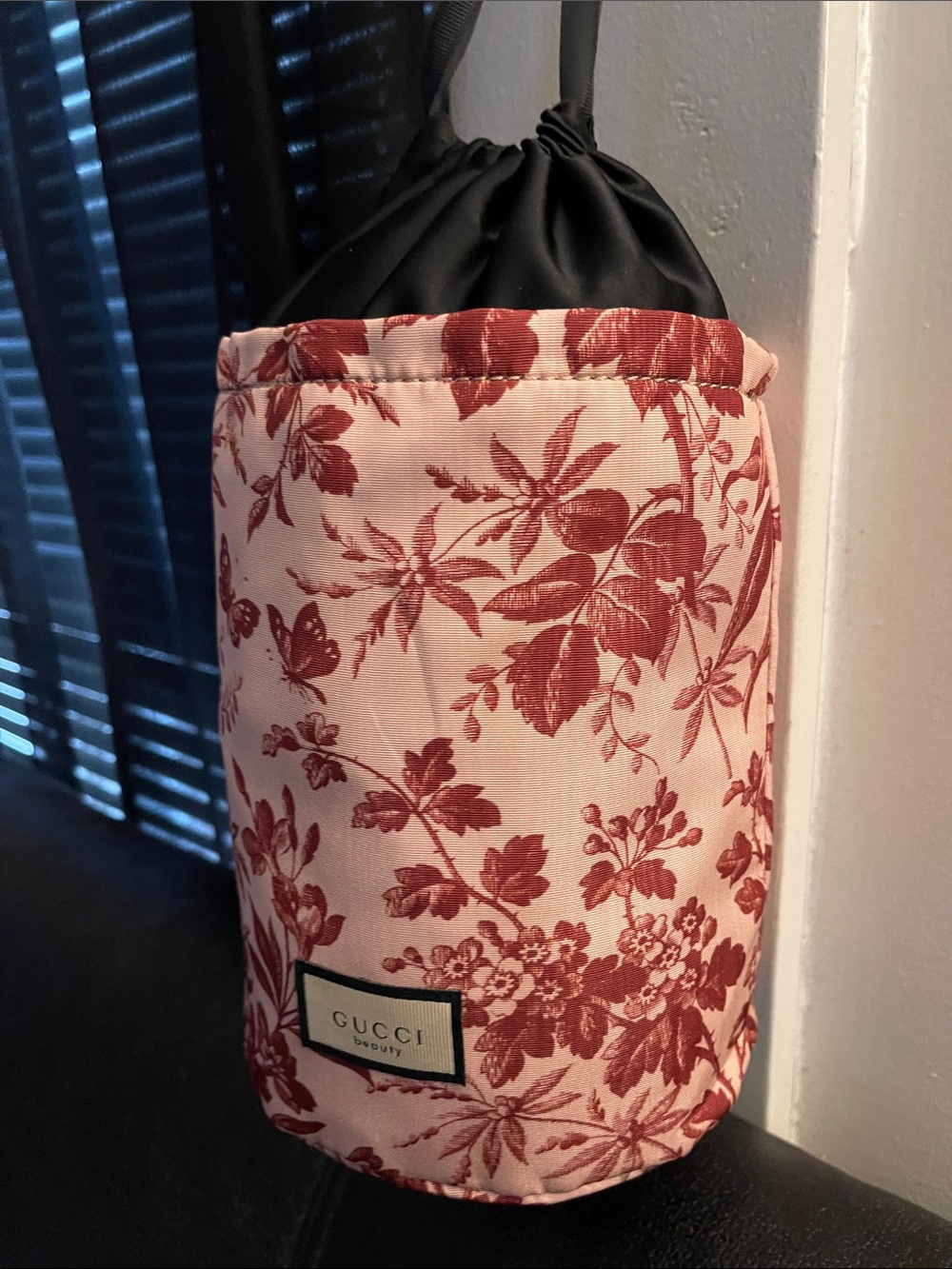 Gucci GWP Red Floral Cosmetic Bag with drawstring closure New - Picture 2 of 13